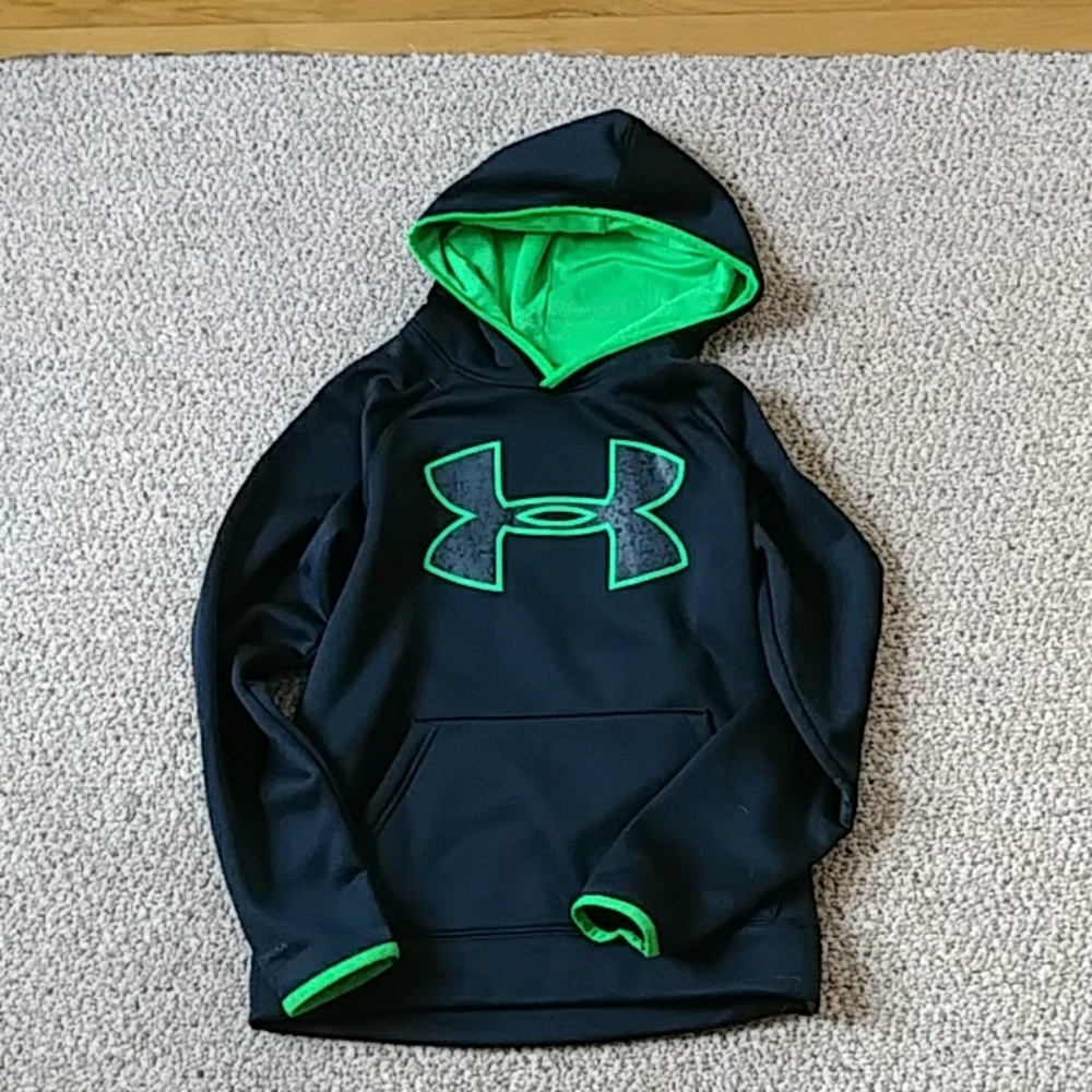 Boys medium Under Armour hoodie